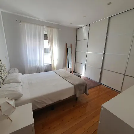 Teo Apartment Pamplona Exterior photo